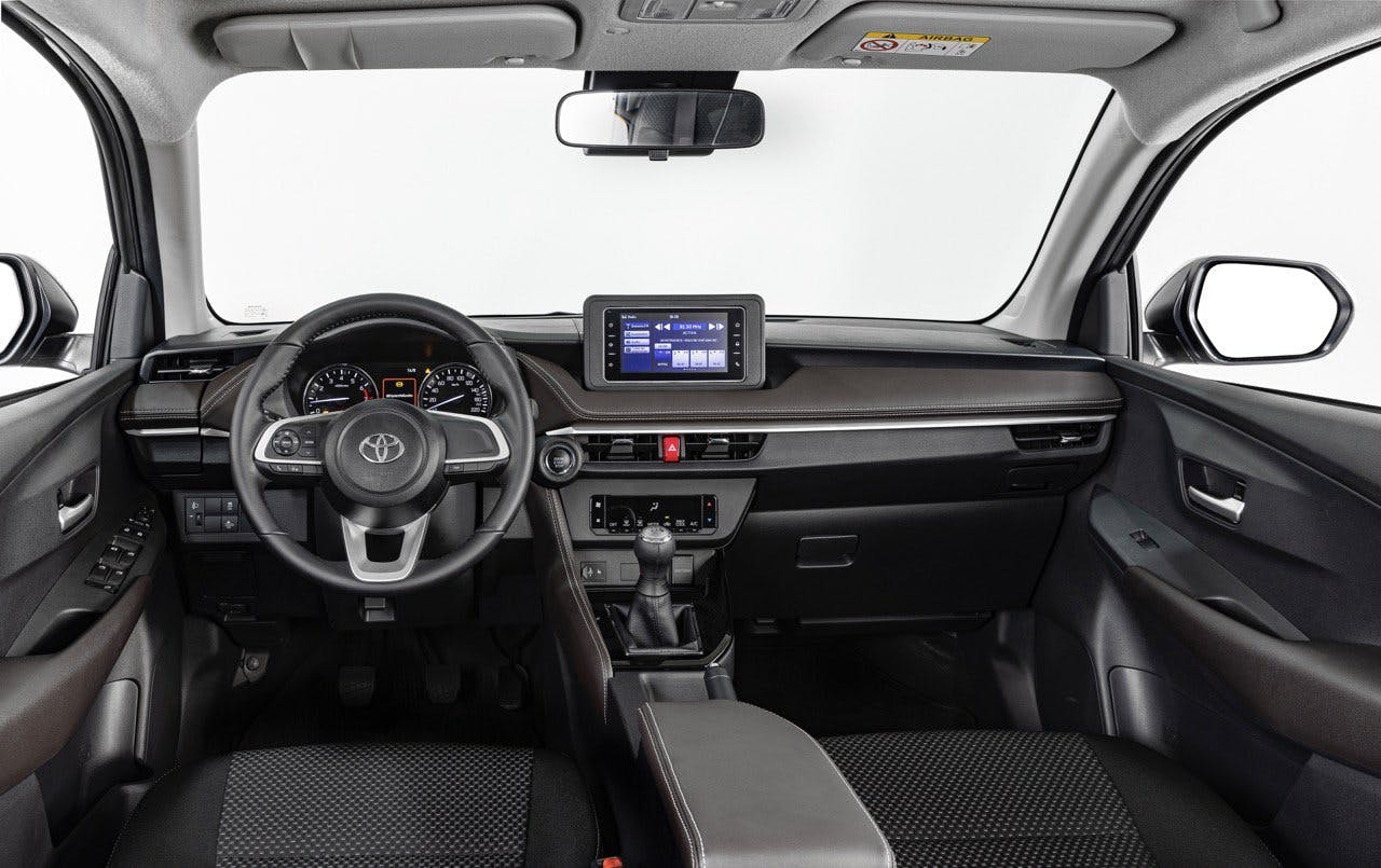 Toyota Yaris Sedán Interior